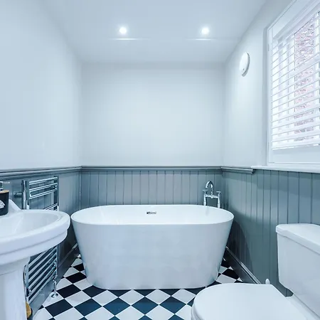 The Jane Austen In - Sleeps 6