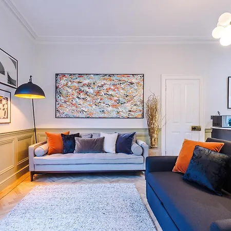 Contemporary Central 2 Bed Abode In York - Sleeps 6 Apartment *