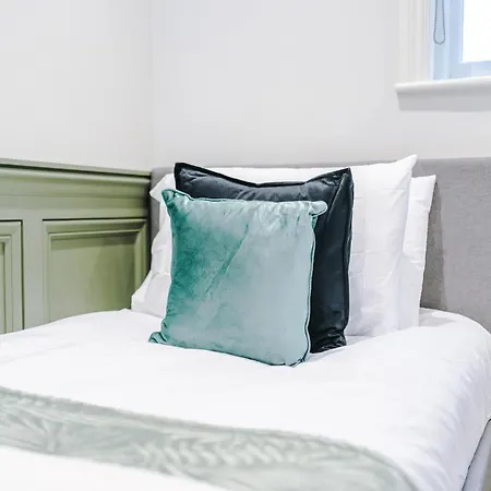 The Jane Austen In - Sleeps 6 Apartment *