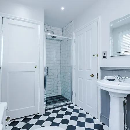 The Jane Austen In - Sleeps 6 Apartment York