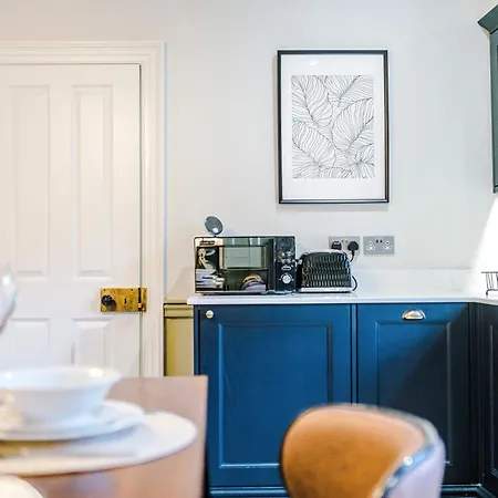 Stunning 2 Bed Abode In - Sleeps 6