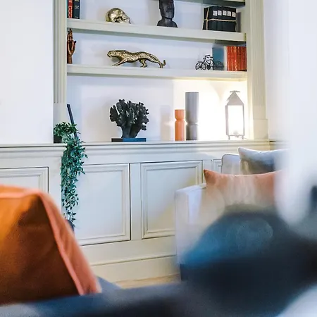 The Jane Austin In - Sleeps 6 *