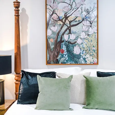 The Jane Austen In - Sleeps 6 Apartment *